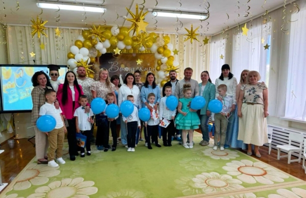 «До свидания, детский сад!»: выпускной утренник в группе для детей с ТНР