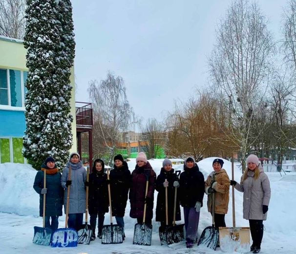 Участие в областном субботнике по уборке снега